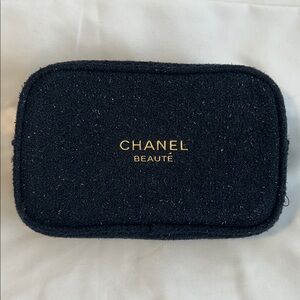 Chanel Beauté Navy Blue Tweed Cosmetic Pouch - Gold VIP Gift NEW in Box